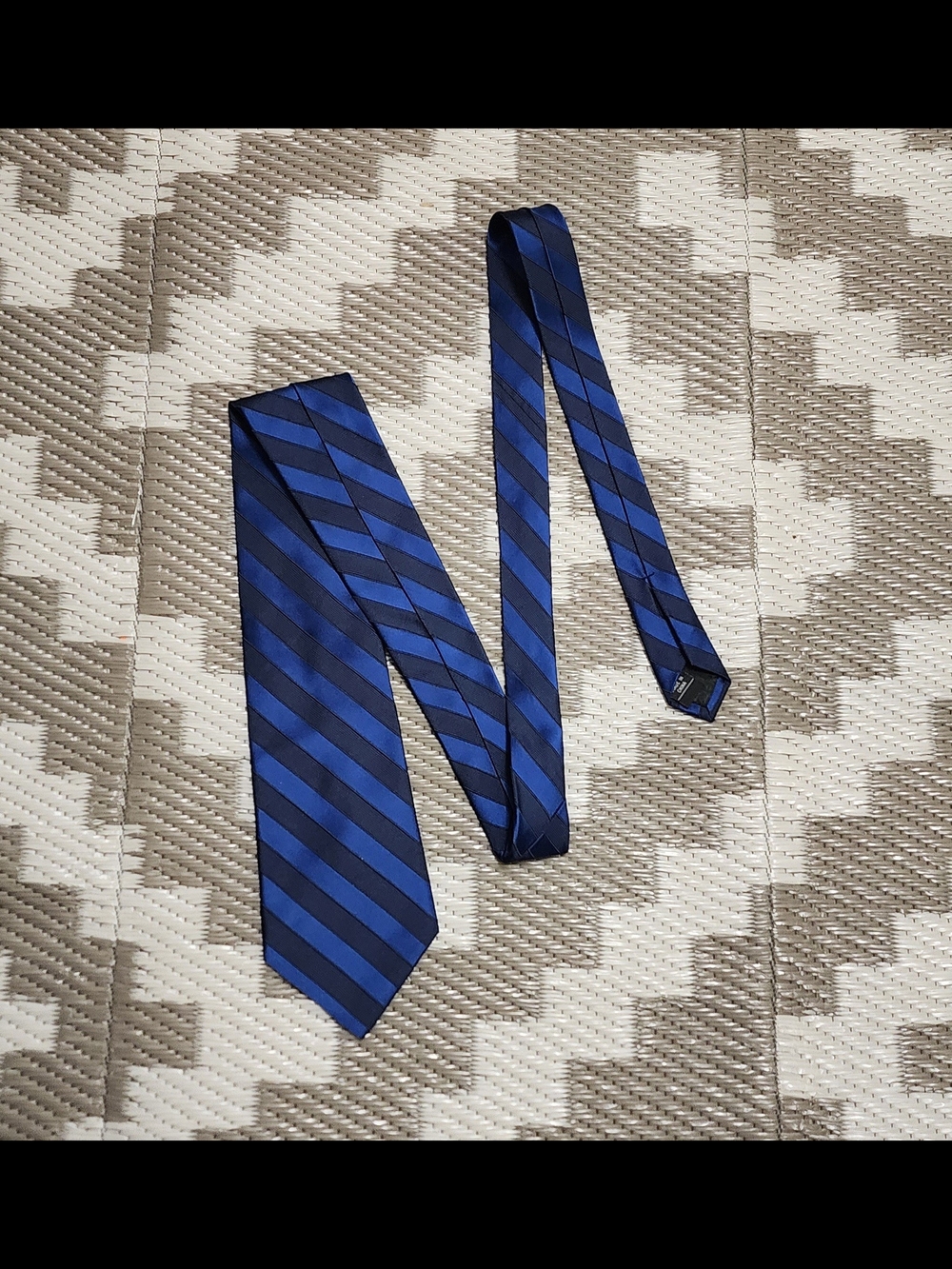 Classic Blue Stripe Men's Tie - Stylish Office & Formal Accessory